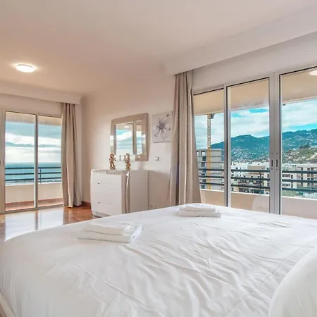 Monumental Palace 푼샬